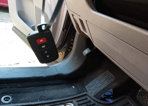 2015 Toyota Highlander Xle V6 z USA, uszkodzony, nr VIN 5TDKKRFH8FS039932